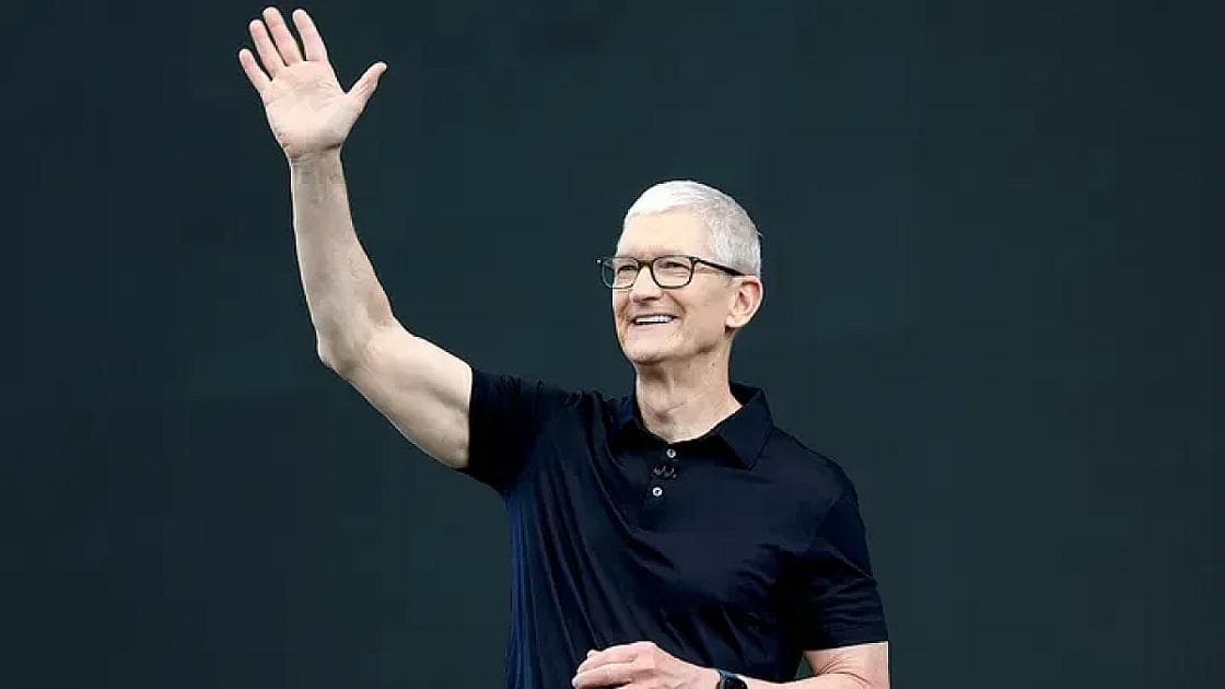 15 illik dövr başa çatdı: Tim Kuk “Apple”dakı vəzifəsini tərk etdi – Yeni rəhbər kimdir?