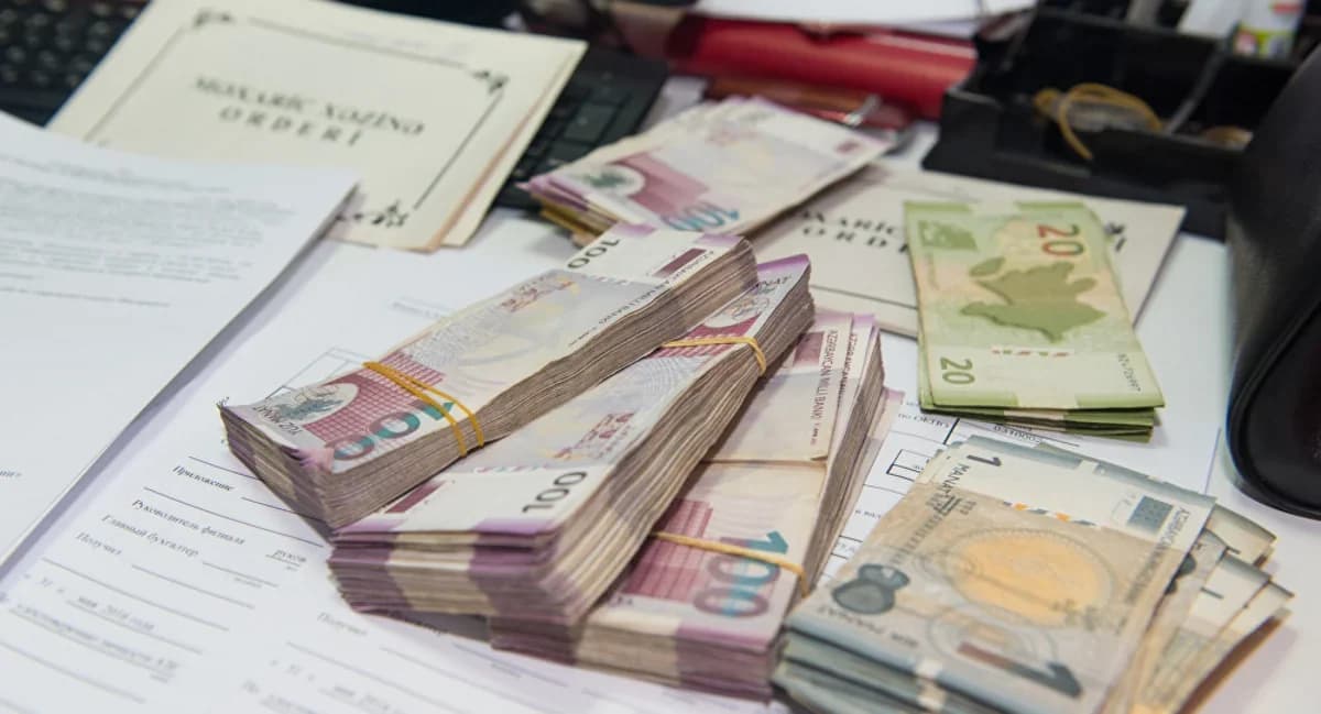 RƏSMİ TƏXMİN: DÖVLƏTİN BORC YÜKÜ 28 MİLYARD MANATDAN ÇOX OLACAQ