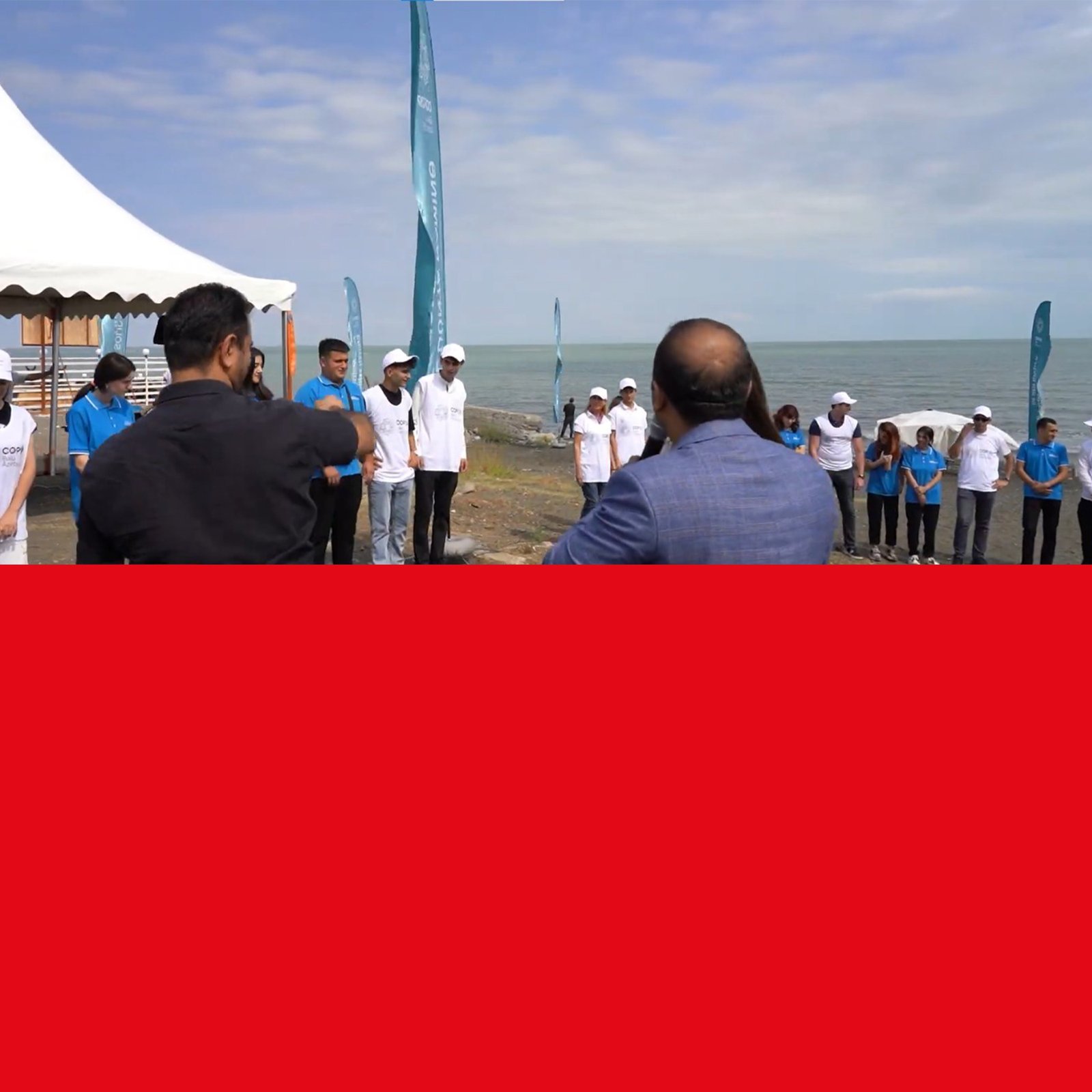 COP29 könüllüləri Xəzər dənizinin Lənkəran sahilində təmizlik aksiyasında iştirak ediblər