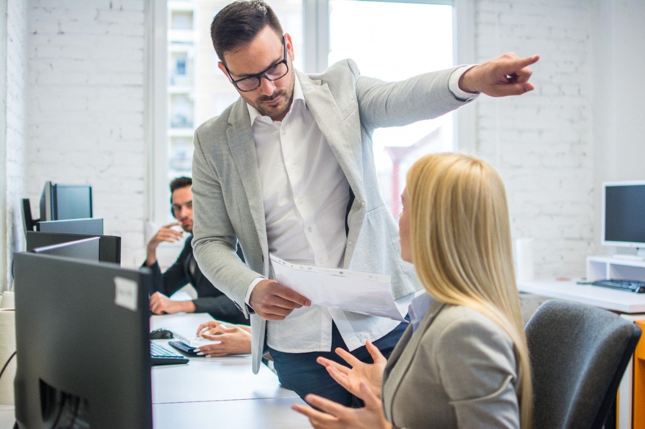 İŞƏ GÖTÜRƏNLƏRİN DİQQƏTİNƏ